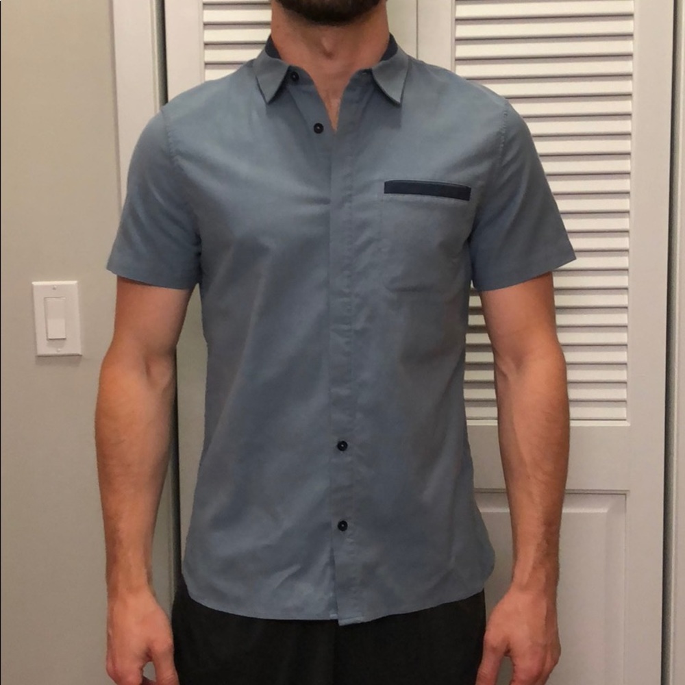 Lululemon Blue Short Sleeve Button Down Medium